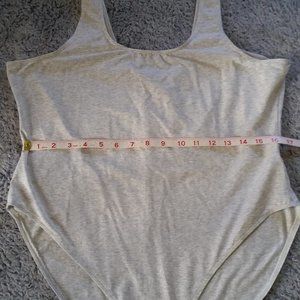 5/$25 NWOT Old Navy light grey bodysuit